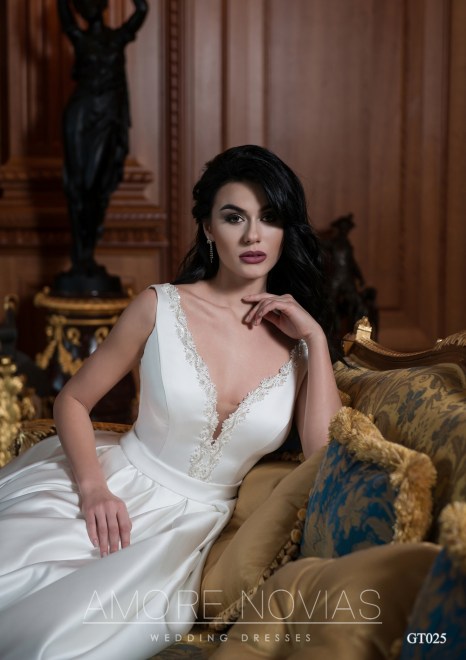 https://amore-novias.com/images/stories/virtuemart/product/GT025       (2).jpg